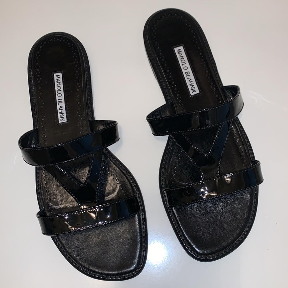 MANOLO BLAHNIK Black Sandals
